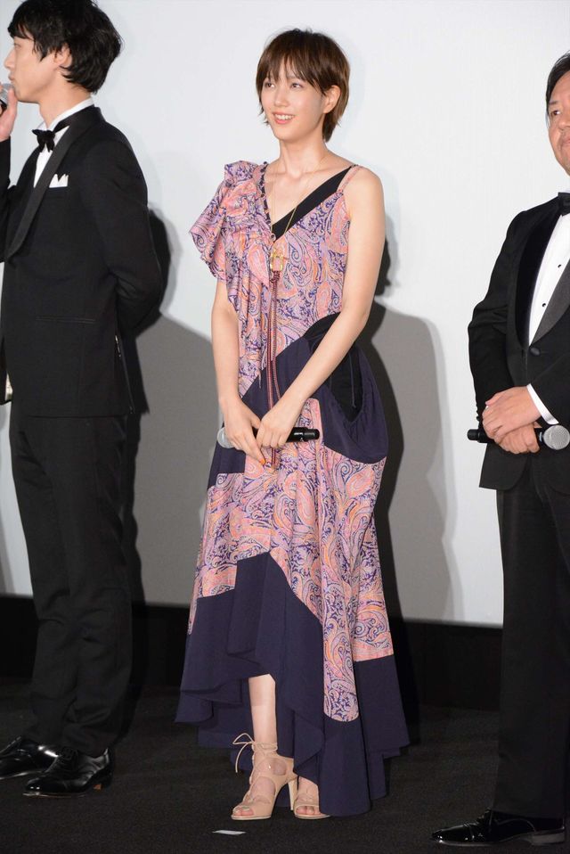 綾瀬はるか＆坂口健太郎のはにかみ笑顔がかわいすぎ！『今夜、ロマンス劇場で』ジャパンプレミア（9枚目）