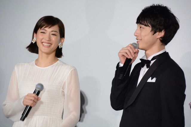 綾瀬はるか＆坂口健太郎のはにかみ笑顔がかわいすぎ！『今夜、ロマンス劇場で』ジャパンプレミア（11枚目）