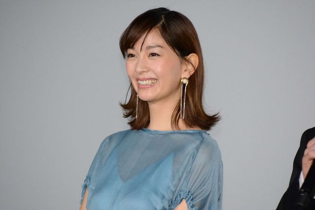 綾瀬はるか＆坂口健太郎のはにかみ笑顔がかわいすぎ！『今夜、ロマンス劇場で』ジャパンプレミア（12枚目）