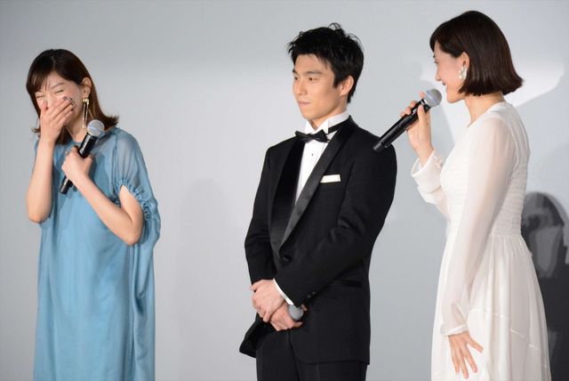 綾瀬はるか＆坂口健太郎のはにかみ笑顔がかわいすぎ！『今夜、ロマンス劇場で』ジャパンプレミア（18枚目）