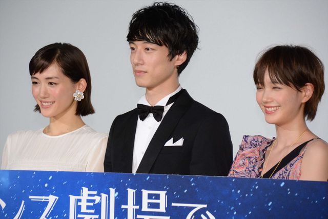 綾瀬はるか＆坂口健太郎のはにかみ笑顔がかわいすぎ！『今夜、ロマンス劇場で』ジャパンプレミア（23枚目）