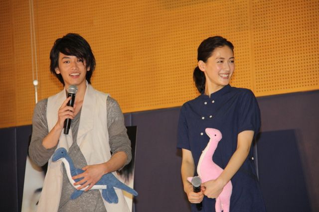 佐藤健＆綾瀬はるか、特別授業！フォトギャラリー（3枚目）