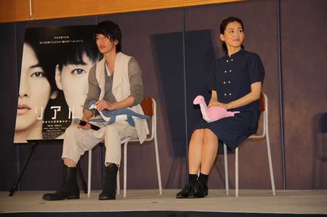 佐藤健＆綾瀬はるか、特別授業！フォトギャラリー（4枚目）