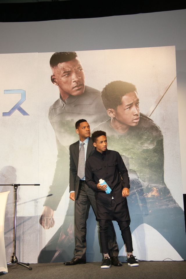 ポスターのマネも！ウィル＆ジェイデン・スミス来日会見フォトギャラリー（5枚目）
