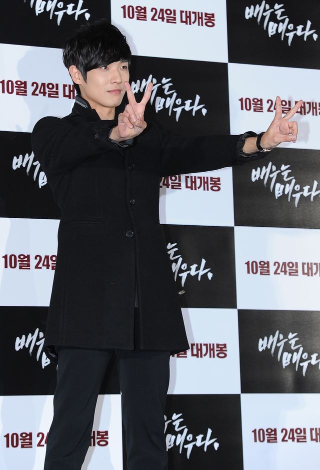 MBLAQイジュンが堕落していく俳優役！映画『俳優は俳優だ』マスコミ試写会フォトギャラリー（4枚目）