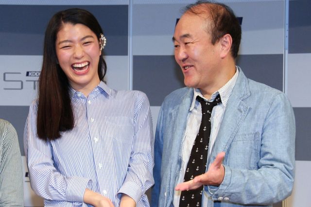 成海璃子＆温水洋一が出席！auビデオパスドラマ第1弾「コレカラ」配信記念トークショーのフォトギャラリー（6枚目）