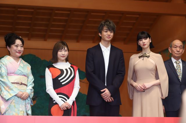 伊藤健太郎、三吉彩花、伊藤沙莉ら登場！『十二単衣を着た悪魔』完成披露報告会（8枚目）