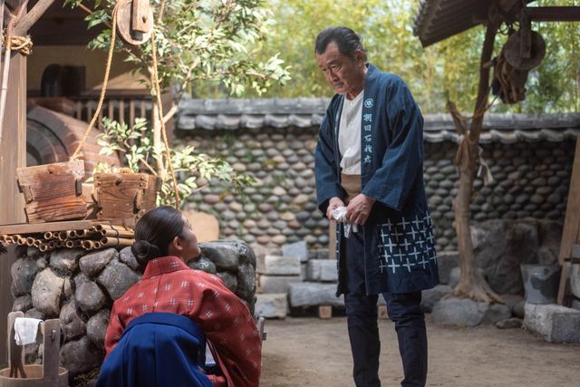 草吉（阿部サダヲ）が乾パン作りを拒んだ理由は…「あんぱん」第10週「生きろ」第46回：フォトギャラリー