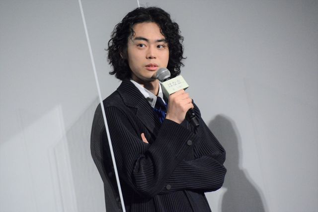 菅田将暉＆有村架純、黒の装いで登場！「はな恋」トーク（3枚目）