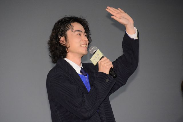 菅田将暉＆有村架純、黒の装いで登場！「はな恋」トーク（7枚目）