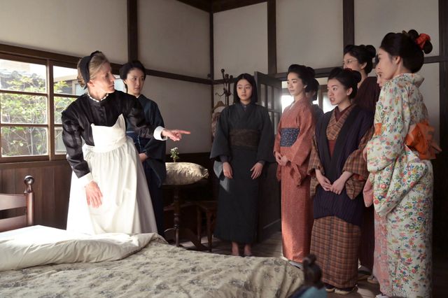 【画像7枚】朝ドラ「風、薫る」りん（見上愛）がバーンズ（エマ・ハワード）に質問して…第26回場面写真（3枚目）