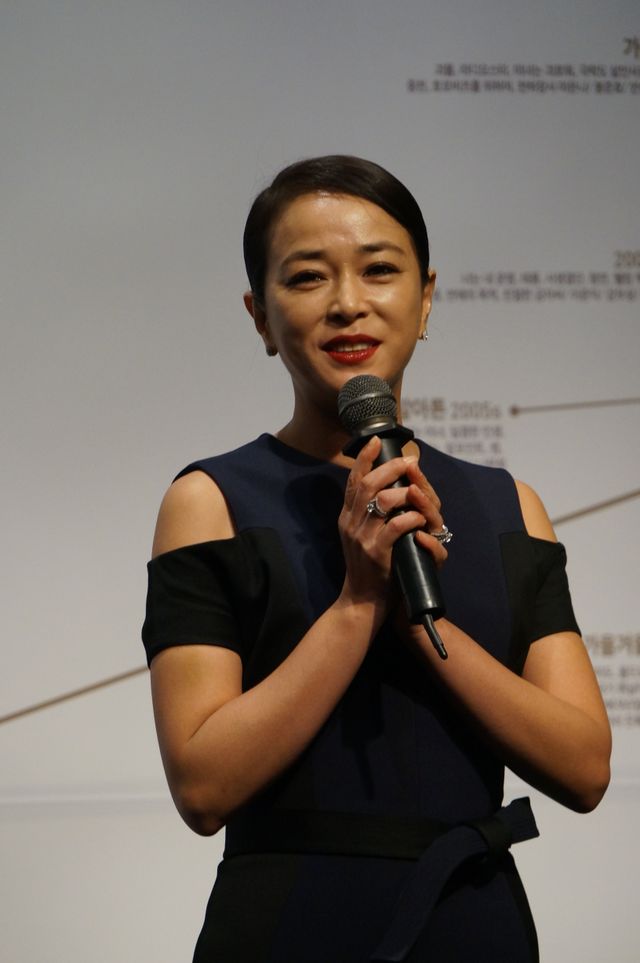 イ・ビョンホンが語る！第50回大鐘賞映画祭記者会見フォトギャラリー（6枚目）