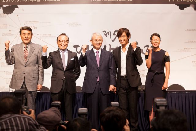 イ・ビョンホンが語る！第50回大鐘賞映画祭記者会見フォトギャラリー（8枚目）