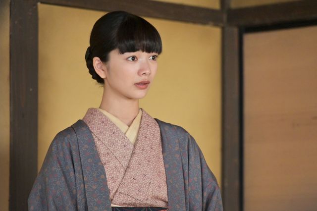 【画像7枚】朝ドラ「風、薫る」サワ（磯山さやか）が寮にやって来て…第80回場面写真（5枚目）