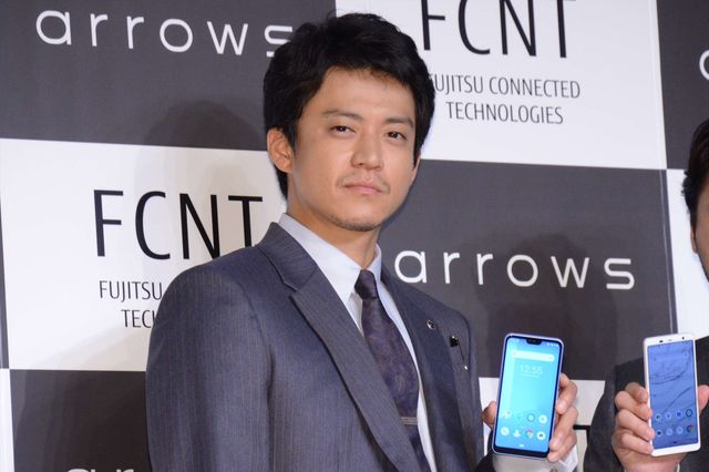 小栗旬、山田孝之のトークに爆笑！arrows新商品・新CM発表会（10枚目）