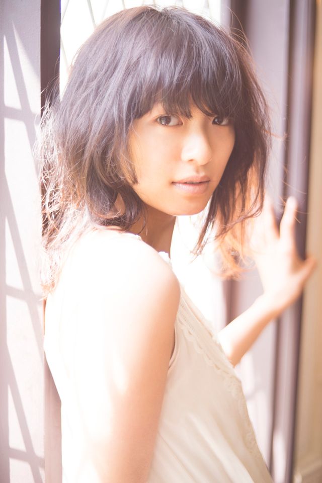 榮倉奈々、極上の美脚！写真集「four seasons」フォトギャラリー（3枚目）