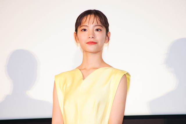 當真あみ、嵐莉菜ら役柄をイメージした衣装で登場！『パリに咲くエトワール』公開記念舞台挨拶（3枚目）