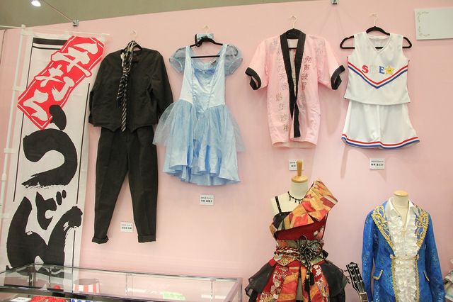 深々と頭を下げたAKB48高橋みなみ、柏木由紀ら写真ギャラリー　「AKB48選抜総選挙ミュージアム」の写真も！（43枚目）