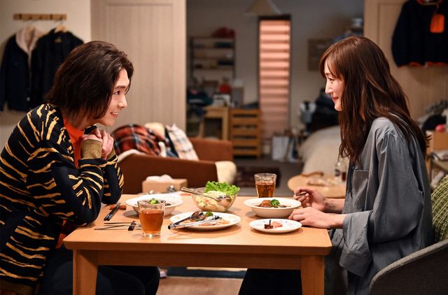 妖艶な綾瀬はるか＆子犬のような高橋一生…「天国と地獄」2話場面写真（10枚目）