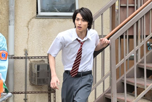 横浜流星、爽やか制服姿！「4分間のマリーゴールド」第2話（5枚目）