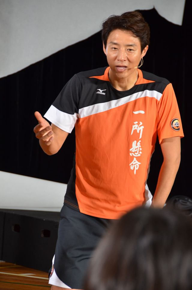 松岡修造、スクリーンをぶち破って登場＆シャベルカナヘビの動きを実演！フォトギャラリー（7枚目）