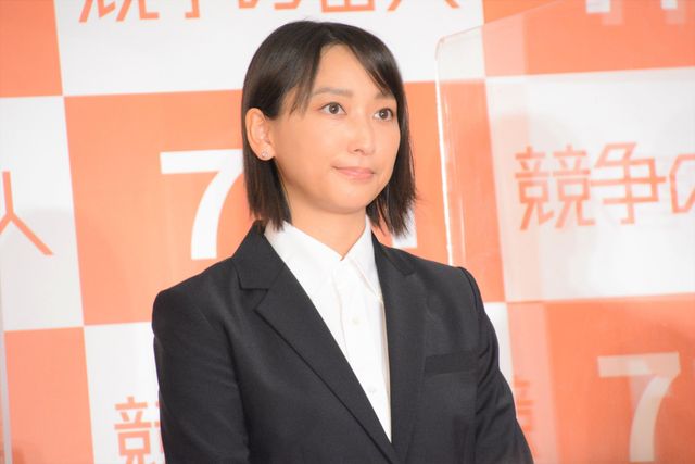 誕生祝いに照れる坂口健太郎「31歳も頑張りたい」（3枚目）