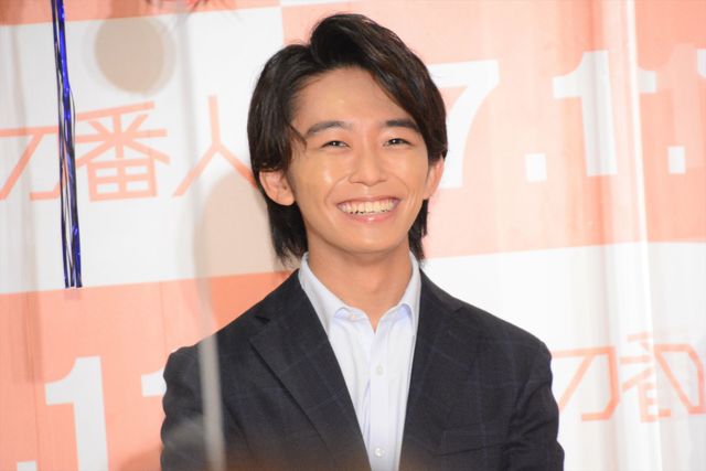 誕生祝いに照れる坂口健太郎「31歳も頑張りたい」（6枚目）