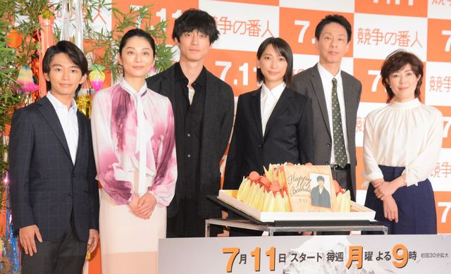 誕生祝いに照れる坂口健太郎「31歳も頑張りたい」（12枚目）