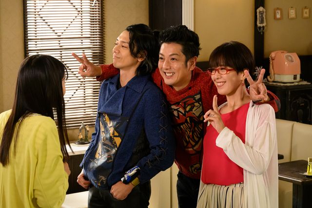 凌駕、喫茶どんぶらで恐竜カレーを振る舞う！「アバレンジャーwithドンブラザーズ」新場面写真（2枚目）