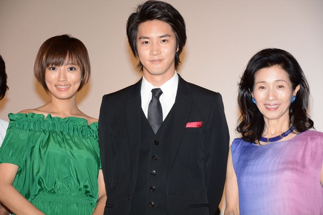 夏菜も詰め寄る…映画『鏡の中の笑顔たち』初日舞台あいさつ【フォトギャラリー】（2枚目）