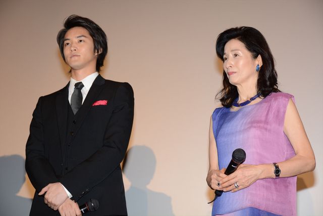 夏菜も詰め寄る…映画『鏡の中の笑顔たち』初日舞台あいさつ【フォトギャラリー】（4枚目）