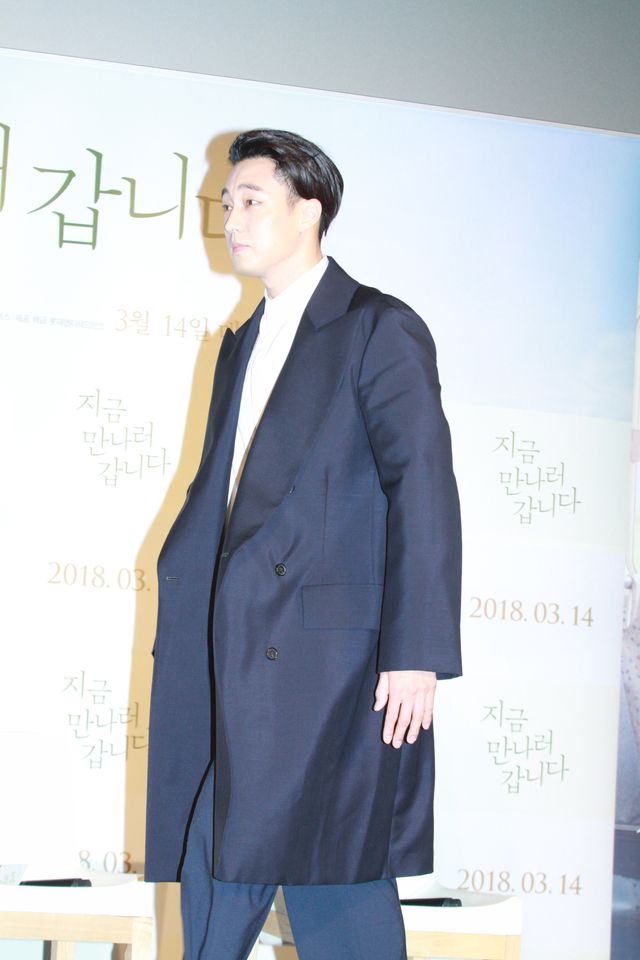 美脚のソン・イェジン＆ソ・ジソブ腕組み2ショット（8枚目）