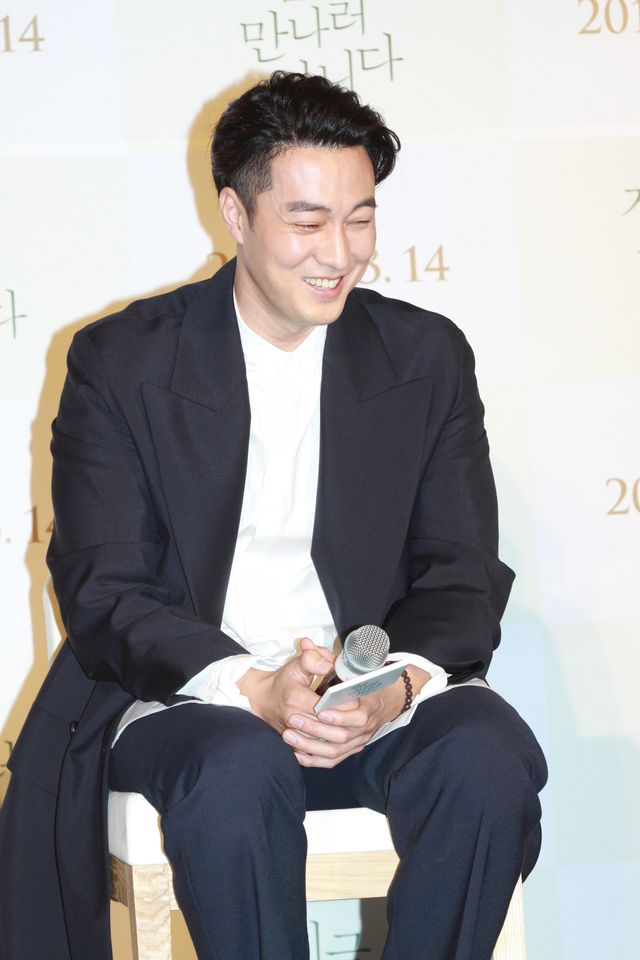 美脚のソン・イェジン＆ソ・ジソブ腕組み2ショット（12枚目）