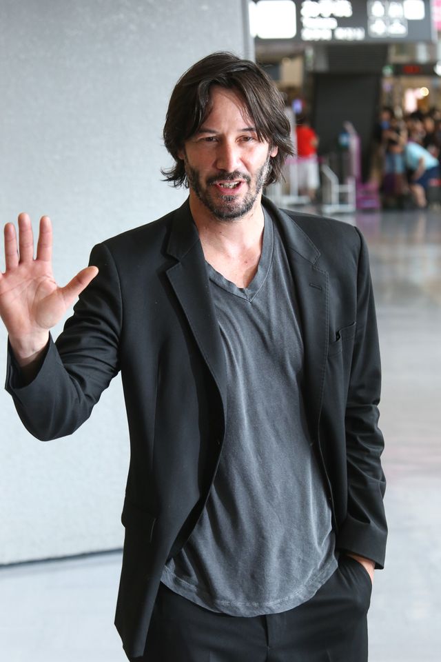 キアヌ・リーヴス、成田空港に到着！ファンがお迎え！画像ギャラリー（8枚目）