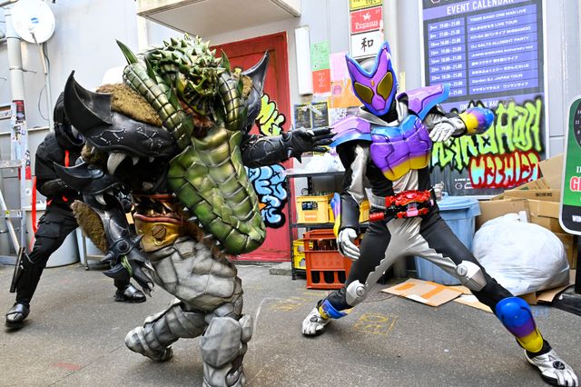 容疑者・辛木田絆斗に!?「仮面ライダーガヴ」第11話場面カット（5枚目）