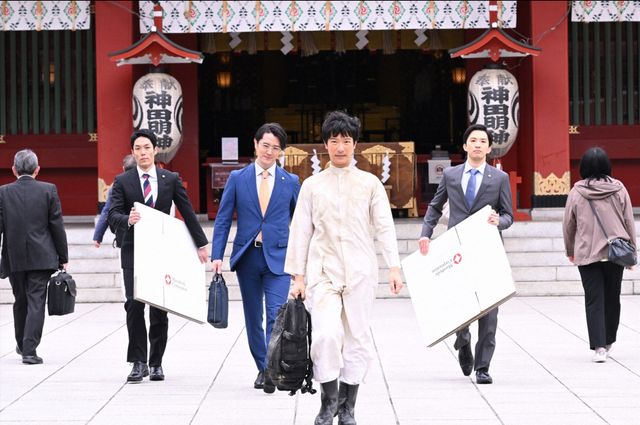 「VIVANT」ラクダの名演技も話題！第3話場面写真（ネタバレあり）（11枚目）