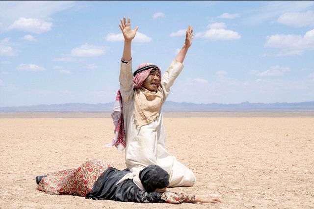 「VIVANT」ラクダの名演技も話題！第3話場面写真（ネタバレあり）（13枚目）