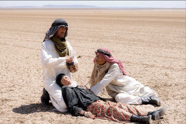 「VIVANT」ラクダの名演技も話題！第3話場面写真（ネタバレあり）（14枚目）