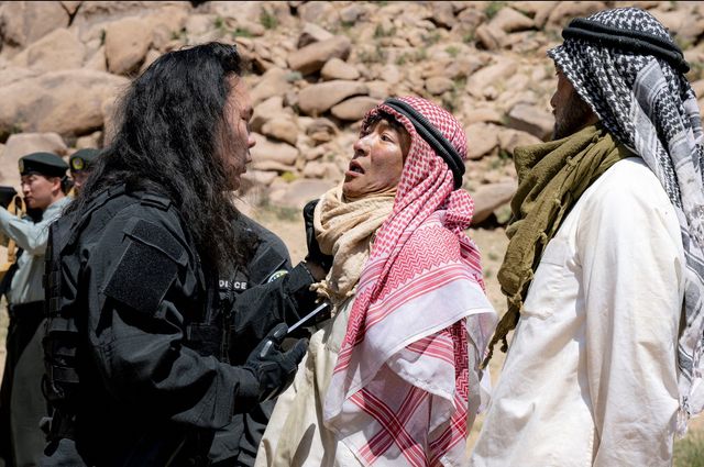 「VIVANT」ラクダの名演技も話題！第3話場面写真（ネタバレあり）（15枚目）