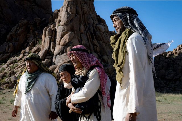 「VIVANT」ラクダの名演技も話題！第3話場面写真（ネタバレあり）（16枚目）