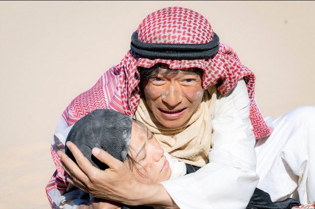 「VIVANT」ラクダの名演技も話題！第3話場面写真（ネタバレあり）（17枚目）