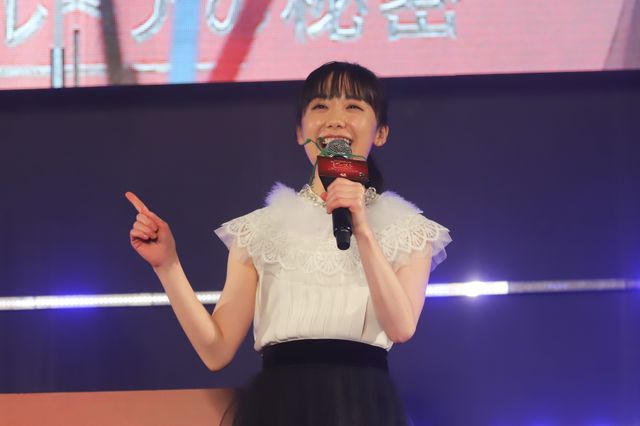 エディ・レッドメインのハートポーズ！『ファンタスティック・ビーストとダンブルドアの秘密』ライトアップ・ファンナイト：フォトギャラリー