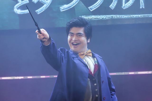 エディ・レッドメインのハートポーズ！『ファンタスティック・ビーストとダンブルドアの秘密』ライトアップ・ファンナイト（17枚目）