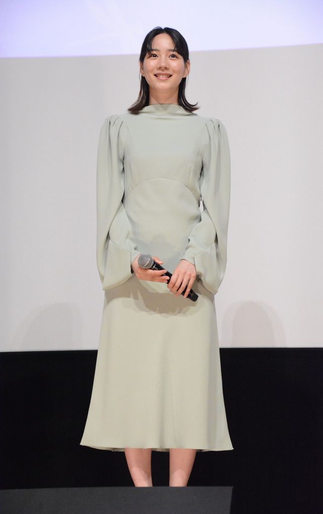 横顔が美しい…のん登壇の『この世界の片隅に』リバイバル上映・公開記念舞台あいさつ（4枚目）