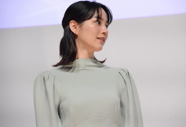 横顔が美しい…のん登壇の『この世界の片隅に』リバイバル上映・公開記念舞台あいさつ（12枚目）