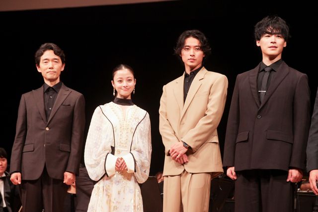 山崎賢人＆橋本環奈のサプライズ登壇に大歓声！『キングダム』シネマコンサート（3枚目）