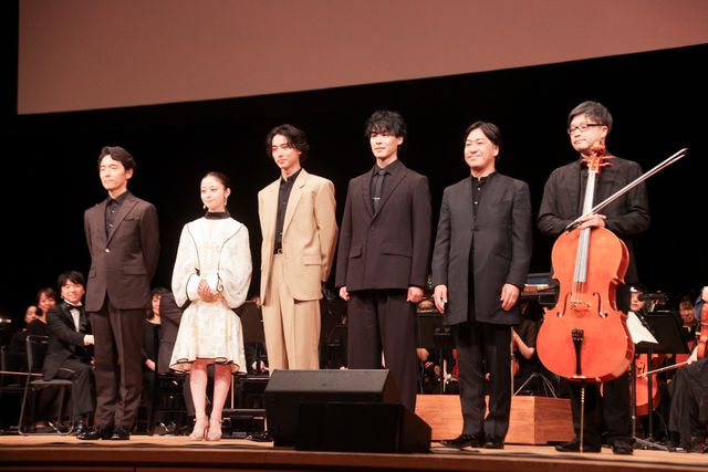 山崎賢人＆橋本環奈のサプライズ登壇に大歓声！『キングダム』シネマコンサート（11枚目）