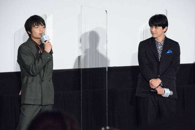 杉咲花はチェック柄ドレスで登場！『青くて痛くて脆い』初日舞台あいさつ（8枚目）