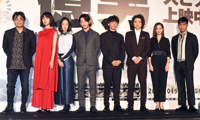 佐藤健、高橋一生、黒木華、池田エライザら豪華キャストずらり！映画『億男』初日舞台あいさつ（20枚目）