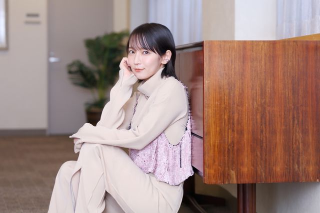 吉岡里帆、クールなエリータ-1とシンクロ！『トランスフォーマー／ONE』インタビュー撮り下ろしカット（6枚目）